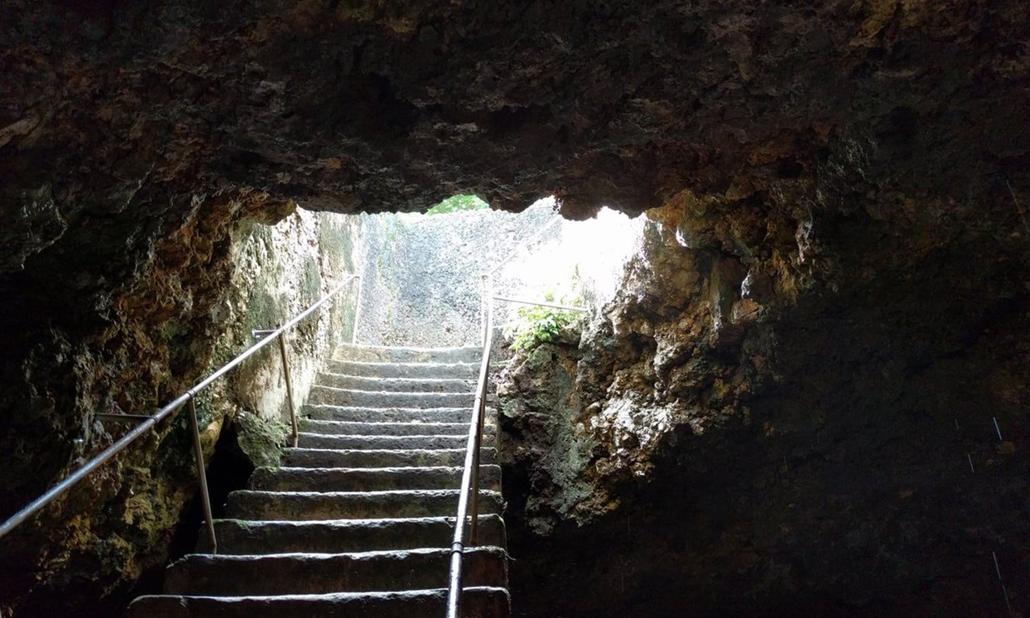 Mangapwani Coral Cave Tour